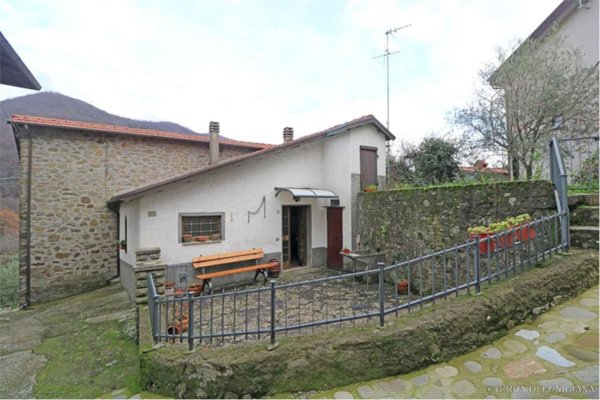 casa indipendente in vendita a Pontremoli