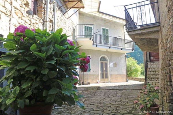 casa indipendente in vendita a Pontremoli