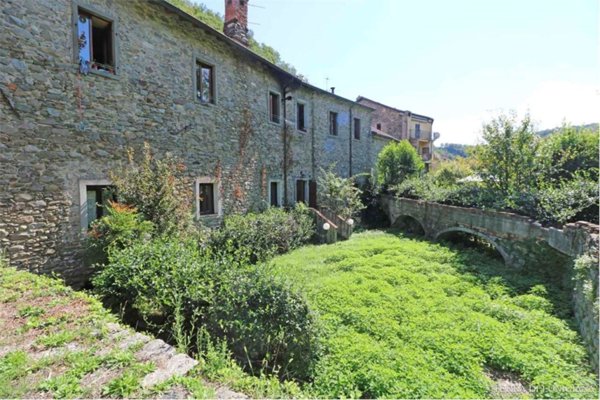 casa indipendente in vendita a Pontremoli