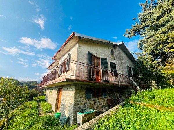 casa indipendente in vendita a Pontremoli