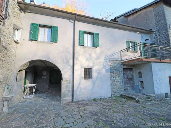 casa indipendente in vendita a Pontremoli in zona Pracchiola