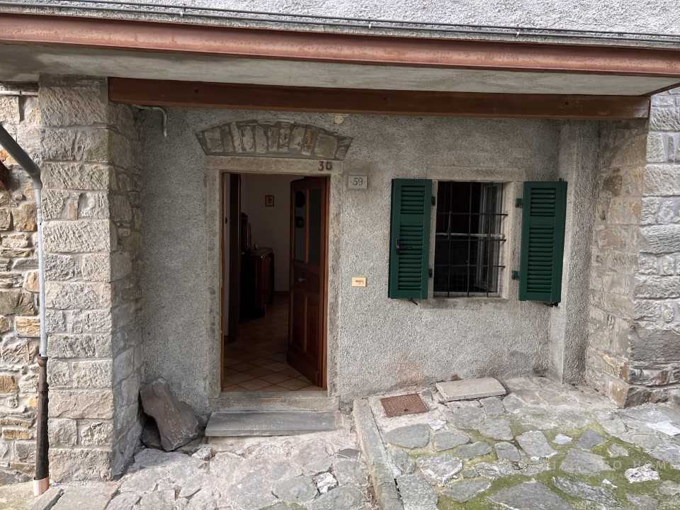 casa indipendente in vendita a Pontremoli in zona Montelungo Superiore