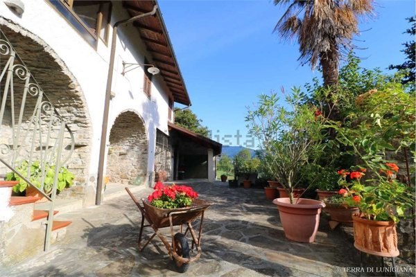 casa indipendente in vendita a Pontremoli