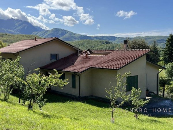 casa indipendente in vendita a Pontremoli in zona Pollina