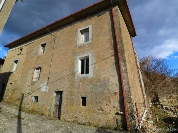 casa indipendente in vendita a Pontremoli