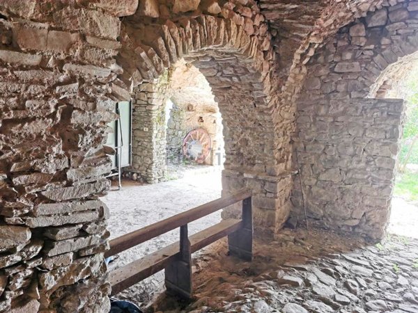 casa indipendente in vendita a Pontremoli