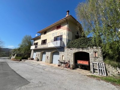casa indipendente in vendita a Pontremoli
