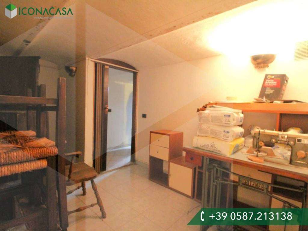 intera palazzina in vendita a Pontremoli