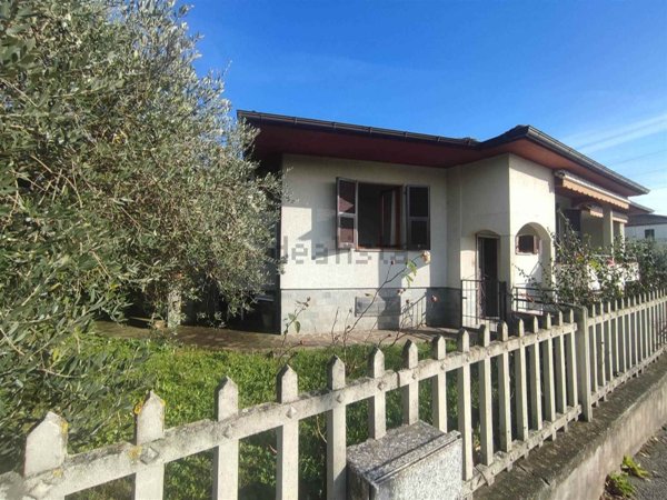 casa indipendente in vendita a Pontremoli