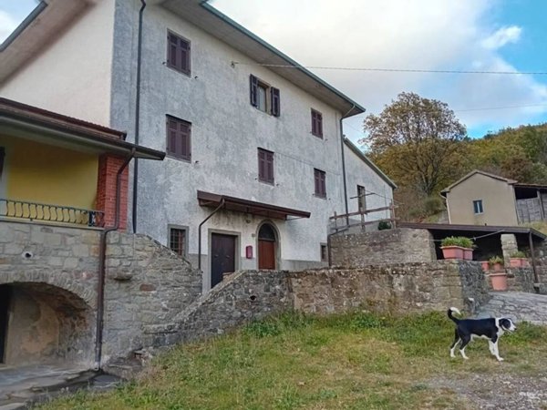casa indipendente in vendita a Pontremoli