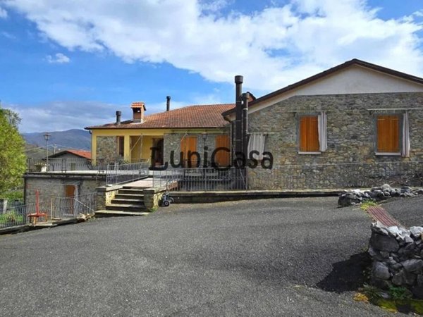 casa indipendente in vendita a Pontremoli