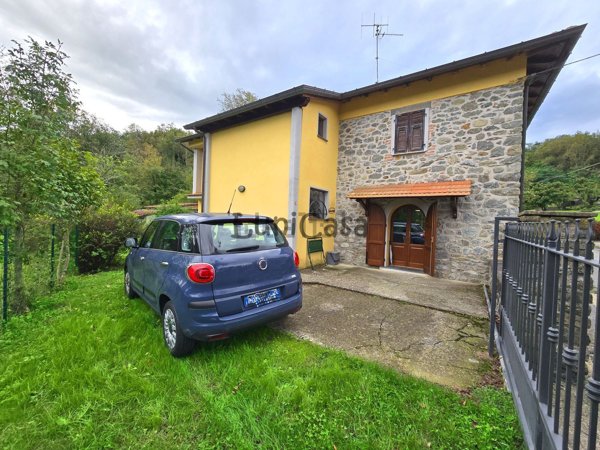 esavano in vendita a Pontremoli
