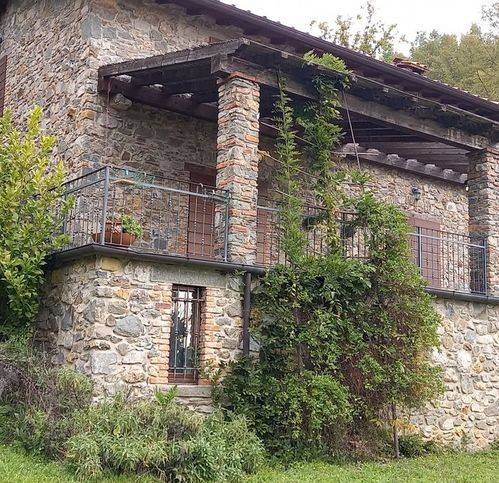 casa indipendente in vendita a Pontremoli