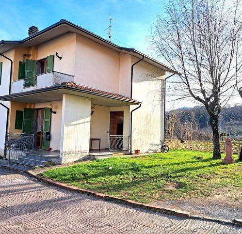 casa indipendente in vendita a Pontremoli