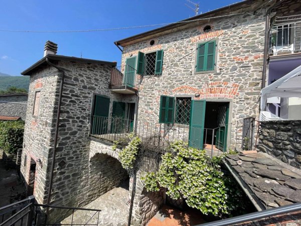 casa indipendente in vendita a Pontremoli
