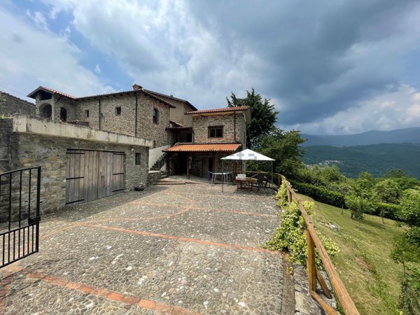casa indipendente in vendita a Pontremoli