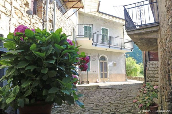 casa indipendente in vendita a Pontremoli