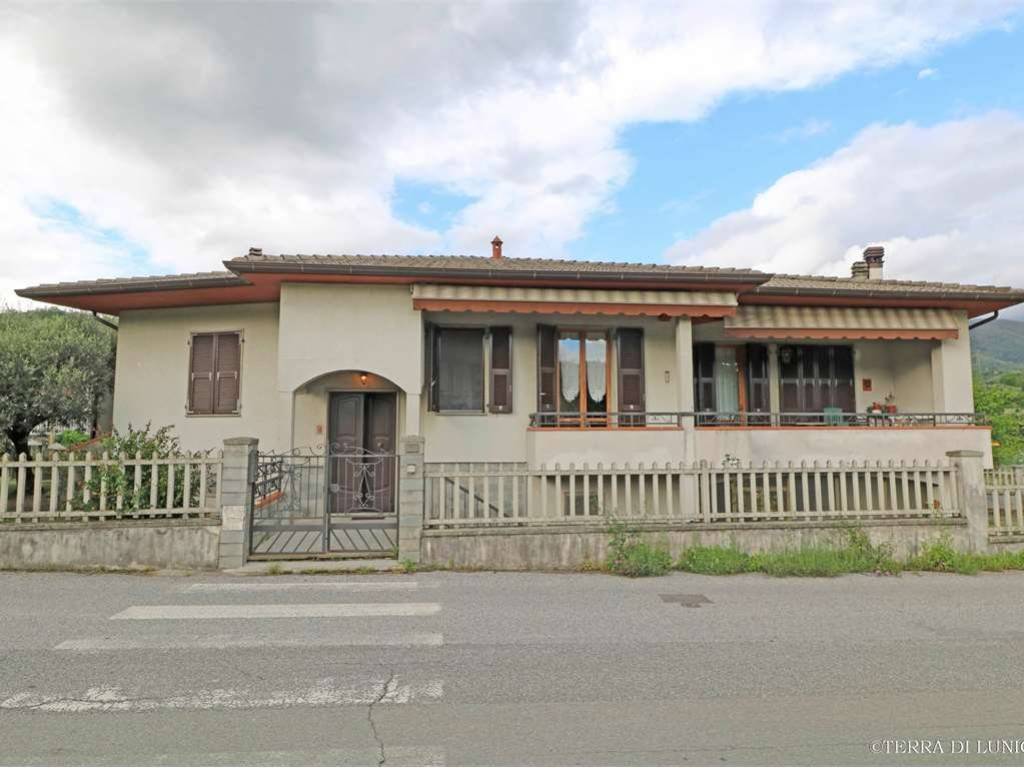 casa indipendente in vendita a Pontremoli