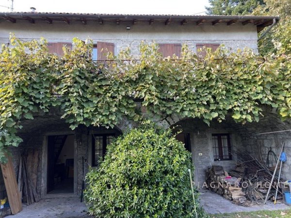 casa indipendente in vendita a Pontremoli in zona Pollina