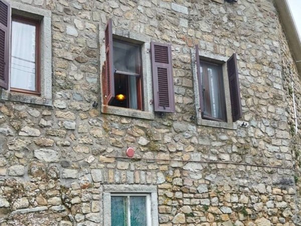 casa indipendente in vendita a Pontremoli in zona Grondola
