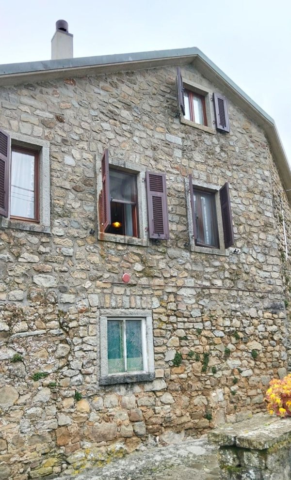 casa semindipendente in vendita a Pontremoli in zona Grondola
