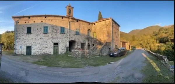 casa indipendente in vendita a Pontremoli in zona Previdé