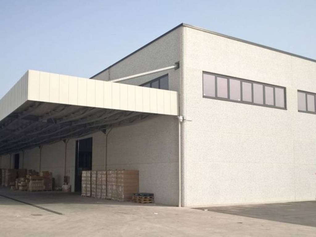 locale commerciale in vendita a Pontremoli