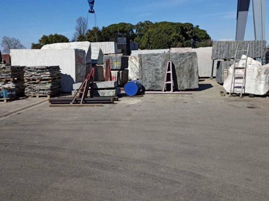 negozio in vendita a Pontremoli