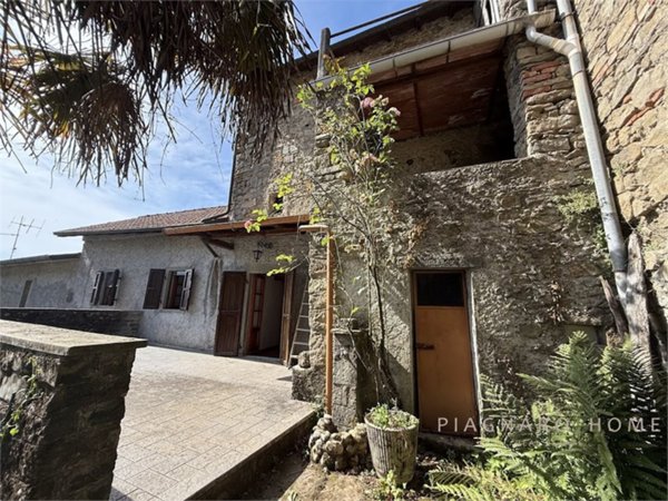 casa indipendente in vendita a Pontremoli in zona Casalina