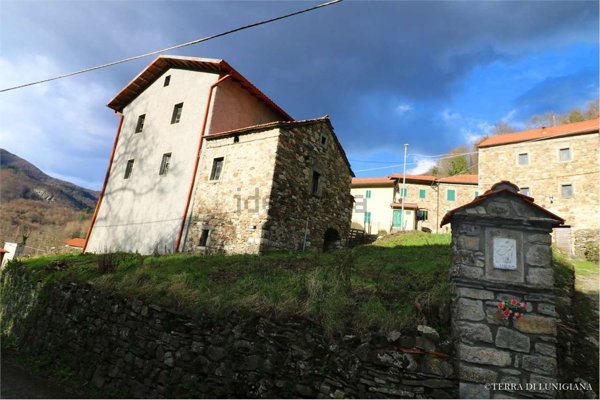 casa indipendente in vendita a Pontremoli