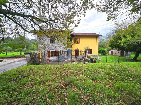 esavano in vendita a Pontremoli