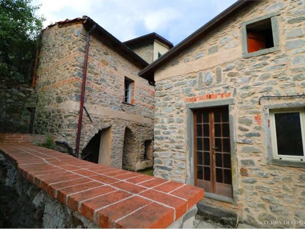 casa indipendente in vendita a Pontremoli in zona Canale Scuro