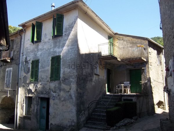 casa semindipendente in vendita a Pontremoli in zona Baselica