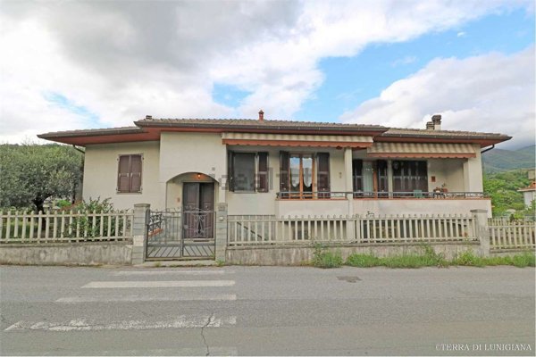 casa indipendente in vendita a Pontremoli