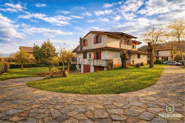 casa indipendente in vendita a Pontremoli