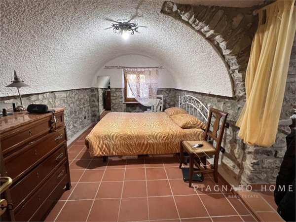 appartamento in vendita a Pontremoli in zona Versola