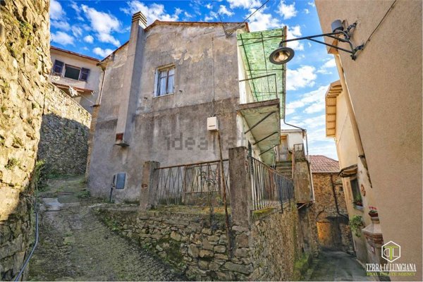 casa indipendente in vendita a Pontremoli in zona Torrano