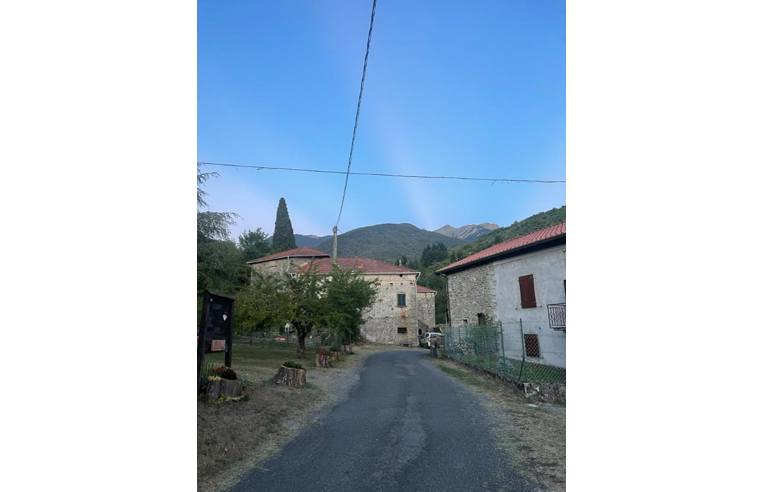 casa indipendente in vendita a Pontremoli in zona Previdé