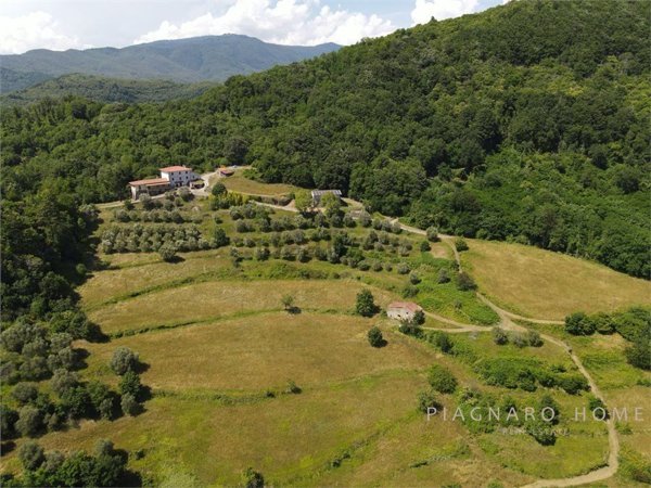 casale in vendita a Pontremoli in zona Arzengio