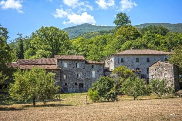 casa indipendente in vendita a Pontremoli in zona Cavezzana D'Antena