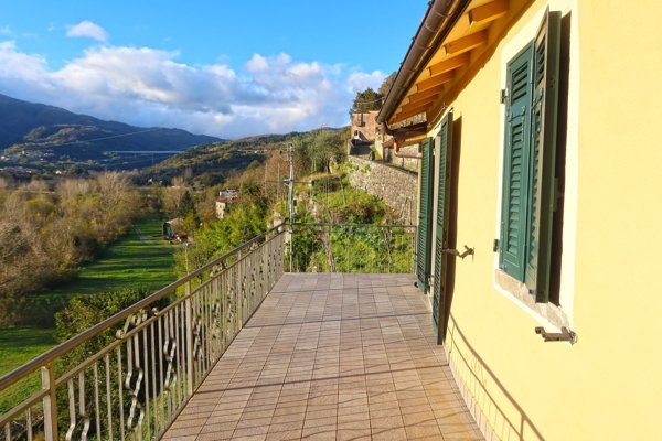 casa indipendente in vendita a Pontremoli in zona Canale Scuro