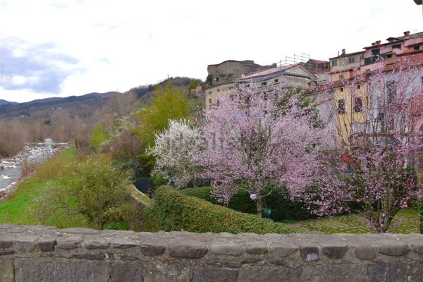 appartamento in vendita a Pontremoli in zona Canale Scuro