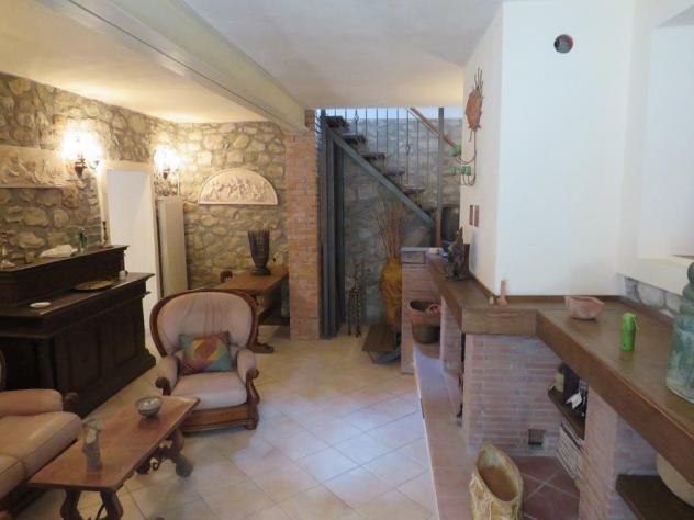 casa indipendente in vendita a Pontremoli in zona Grondola