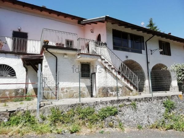 casa indipendente in vendita a Pontremoli in zona Previdé
