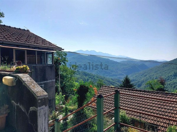 casa indipendente in vendita a Pontremoli in zona Veserada