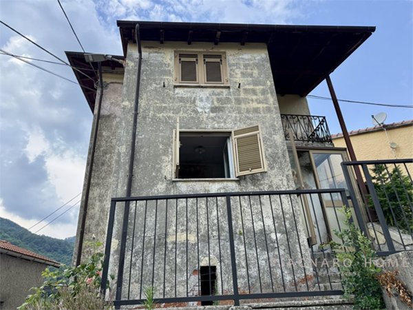 casa indipendente in vendita a Pontremoli in zona Gravagna Montale