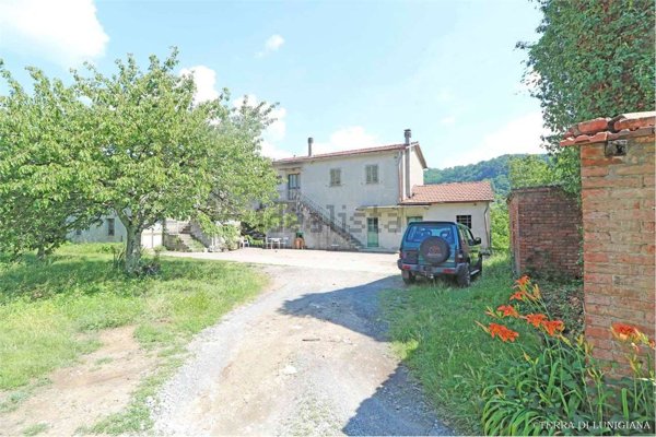 appartamento in vendita a Pontremoli in zona Canale Scuro