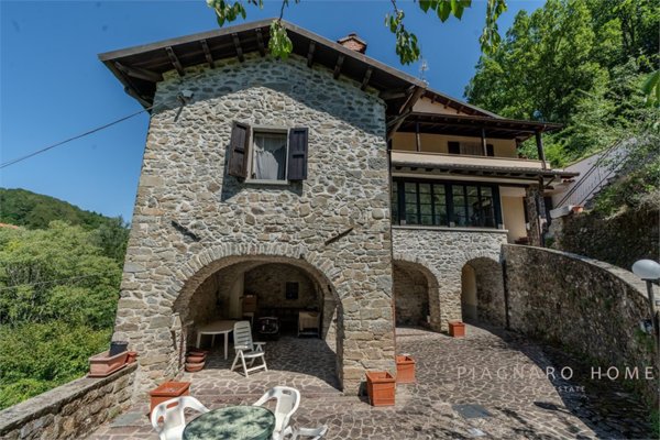 casa indipendente in vendita a Pontremoli