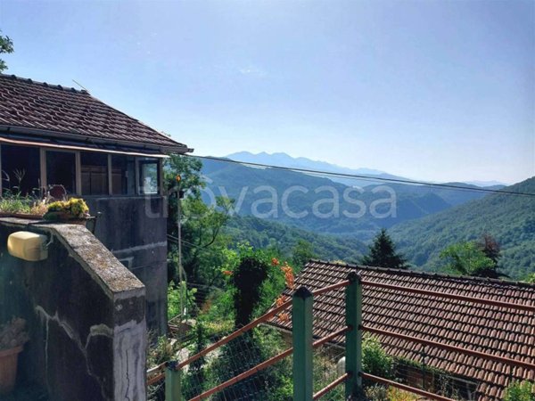 casa indipendente in vendita a Pontremoli in zona Veserada