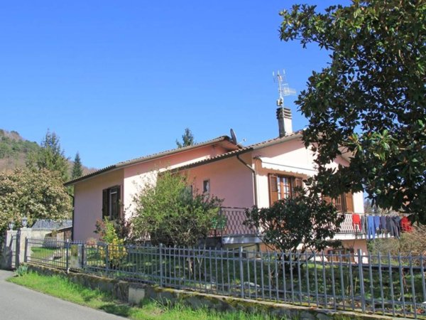 casa indipendente in vendita a Tresana